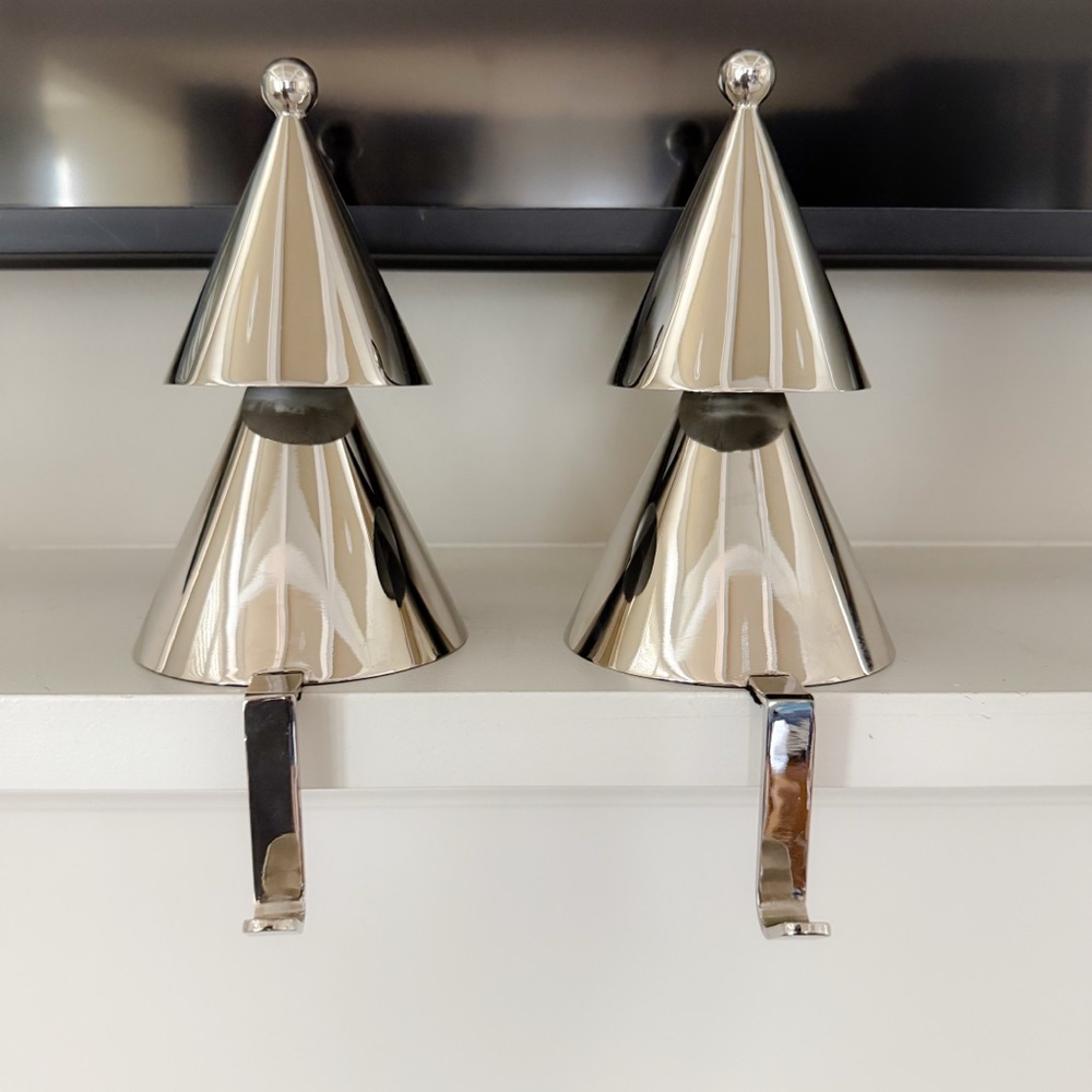 Two Williams Sonoma Polished Nickel Metal Christmas Stocking Holders, Like New!! - Picture 2 of 5